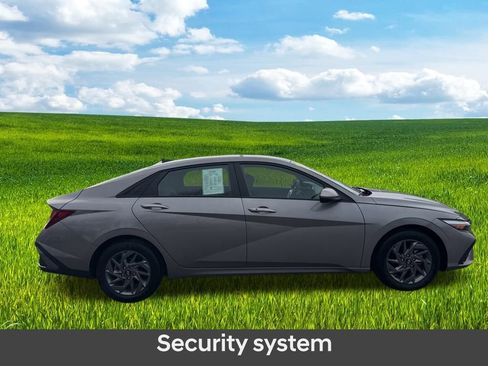 Used 2024 Hyundai Elantra SEL image 4