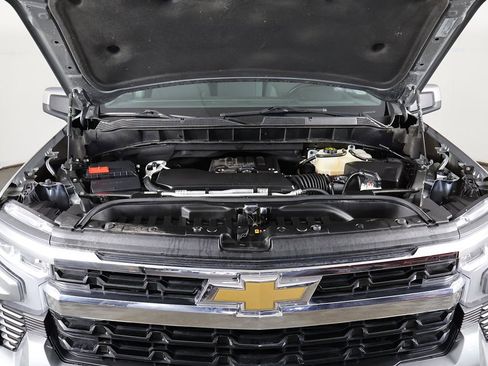 Used 2023 Chevrolet Silverado 1500 LT AWD/4WD image 17