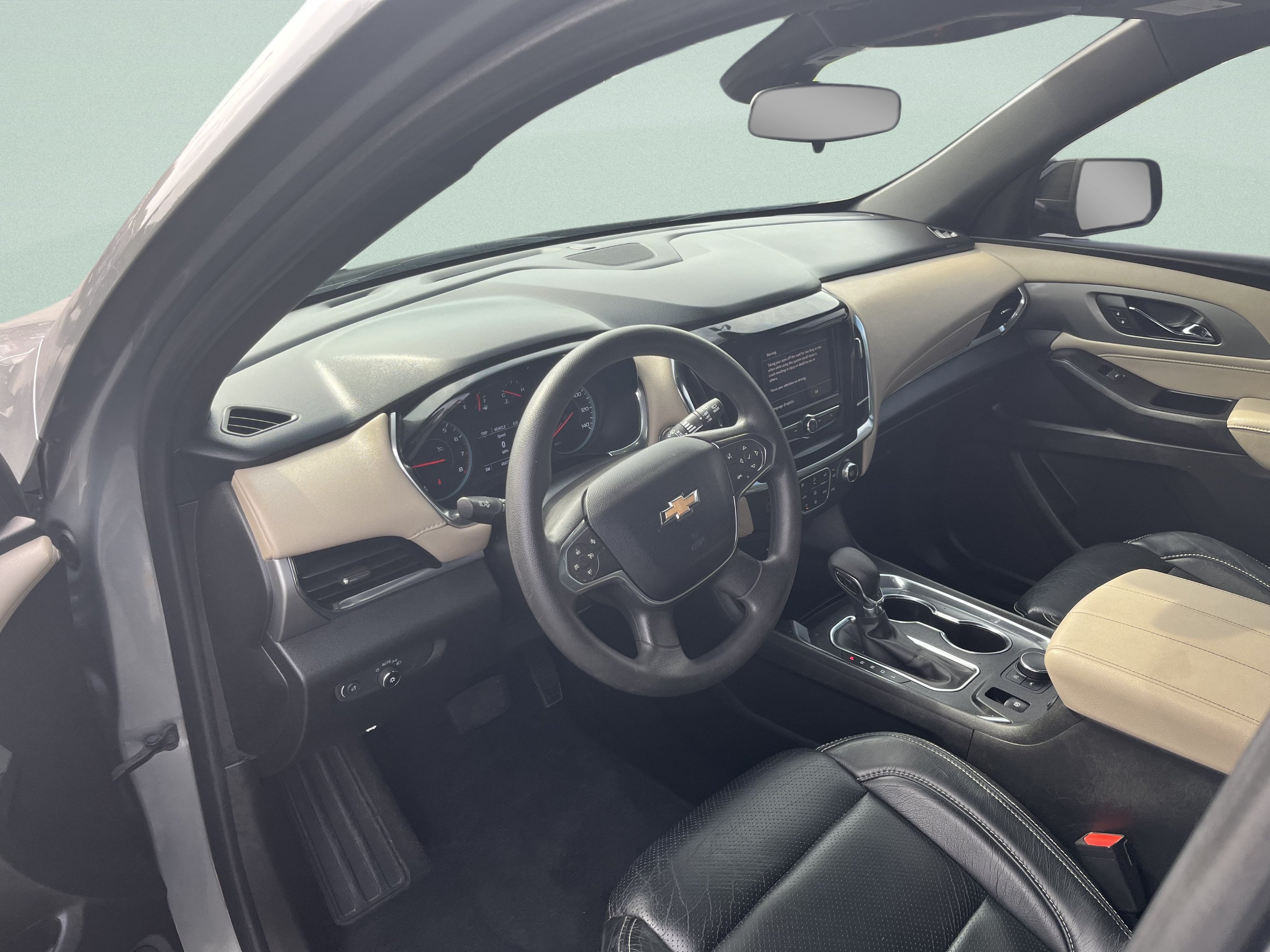Used 2023 Chevrolet Traverse LS FWD image 12