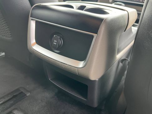 Used 2026 Kia Carnival FWD image 25