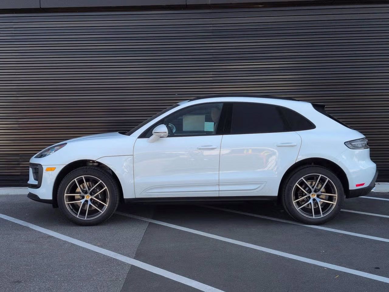 Certified 2026 Porsche Macan AWD/4WD image 2