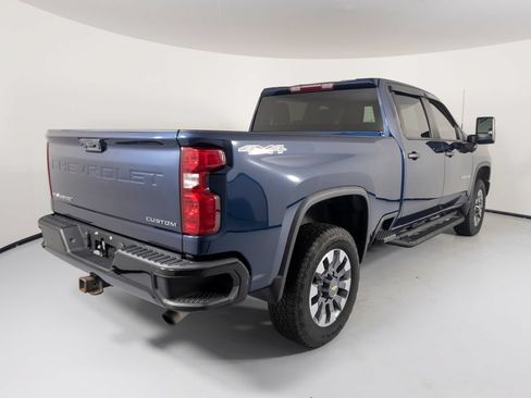 Used 2022 Chevrolet Silverado 2500 Custom w/ Custom Value Package AWD/4WD image 5