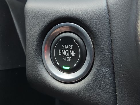 Used 2021 Chevrolet Tahoe LT w/ LT Signature Package AWD/4WD image 25