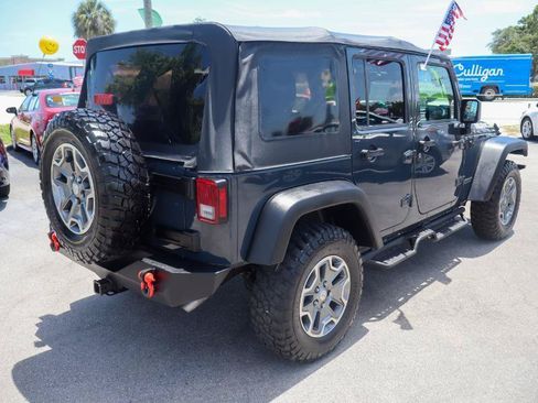 Used 2017 Jeep Wrangler Unlimited Rubicon w/ Connectivity Group AWD/4WD image 5