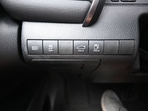 Used 2020 Toyota Camry XLE FWD image 16