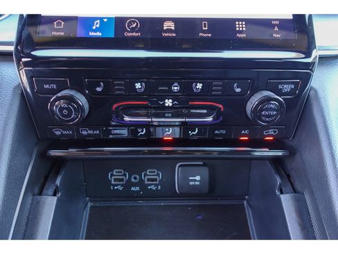 Used 2025 Jeep Grand Cherokee Limited w/ Luxury Tech Group II AWD/4WD image 20