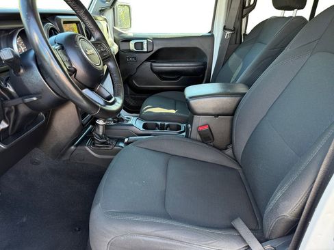 Used 2022 Jeep Wrangler Unlimited Sport image 9