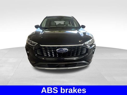 Certified 2024 Ford Escape SE w/ PHEV Premium Package FWD image 10