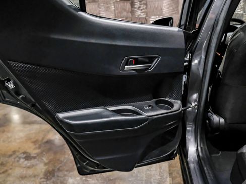 Used 2019 Toyota C-HR XLE FWD image 43