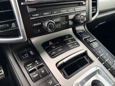 Used 2015 Porsche Cayenne Turbo AWD/4WD image 44