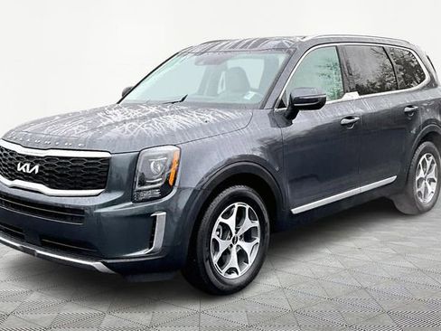 Used 2022 Kia Telluride EX image 3
