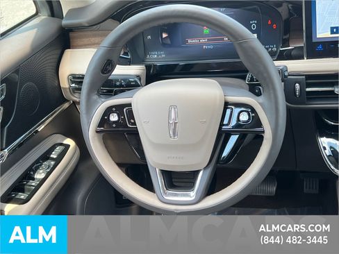 Used 2023 Lincoln Corsair Reserve image 30