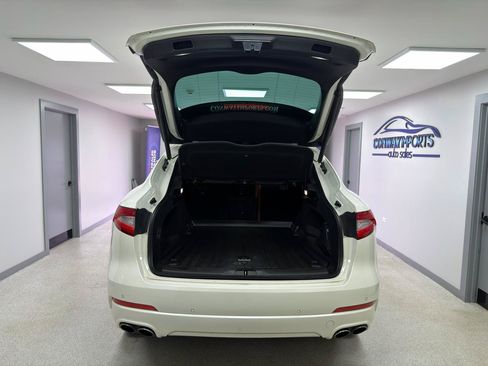 Used 2020 Maserati Levante AWD/4WD image 36