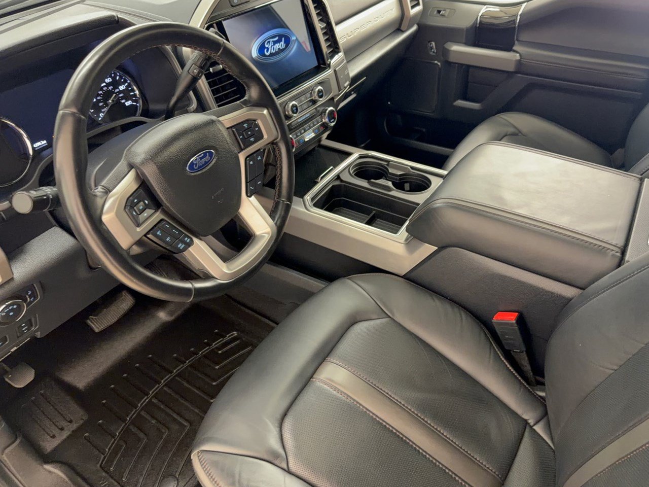 Certified 2022 Ford F350 Platinum w/ Tremor Off-Road Package AWD/4WD image 4