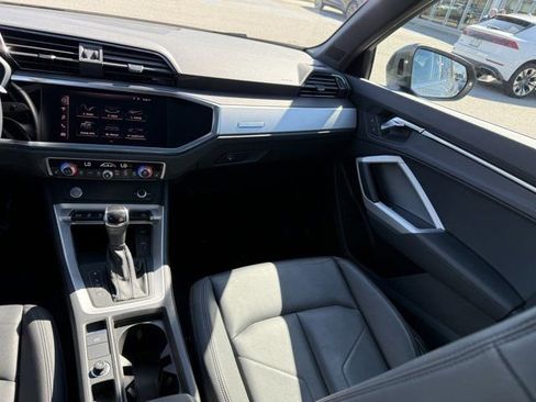 Used 2020 Audi Q3 2.0T Premium w/ Convenience Package image 16