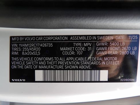 New 2026 Volvo XC60 B5 Plus w/ Protection Package Premier AWD/4WD image 30