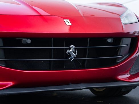 Used 2019 Ferrari Portofino RWD image 14