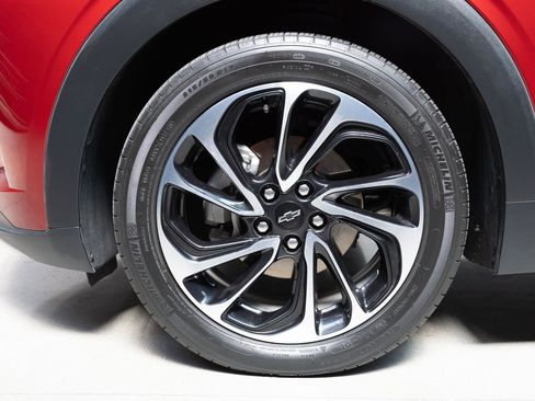 Used 2023 Chevrolet Bolt EUV Premier w/ Super Cruise Package FWD image 18