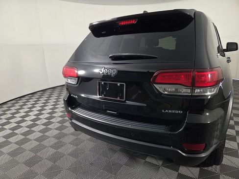 Used 2021 Jeep Grand Cherokee Laredo AWD/4WD image 6
