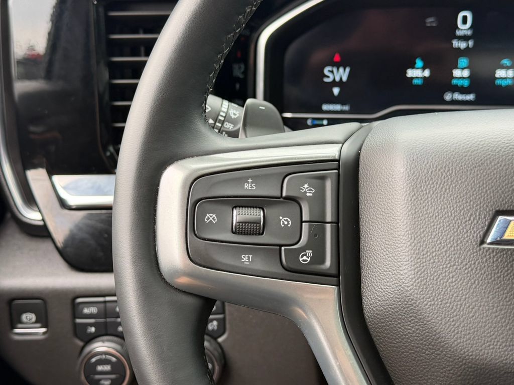 Certified 2024 Chevrolet Silverado 1500 LTZ AWD/4WD image 37
