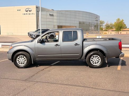 Used 2017 Nissan Frontier SV w/ SV Value Truck Package RWD image 3