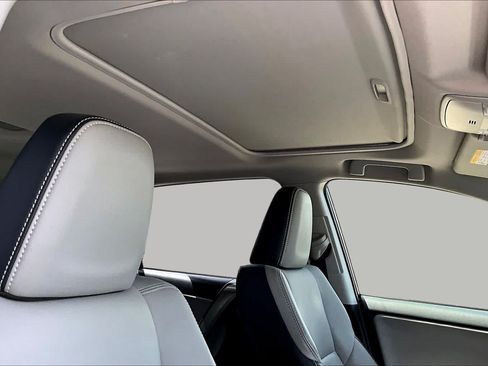 Used 2018 Toyota RAV4 Limited FWD image 14