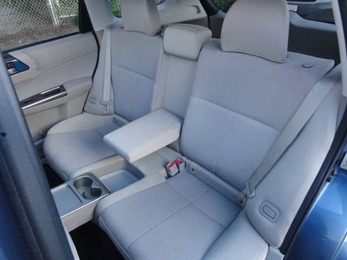 Used 2013 Subaru Forester 2.5X Premium w/ All-Weather Plus Pkg AWD/4WD image 13