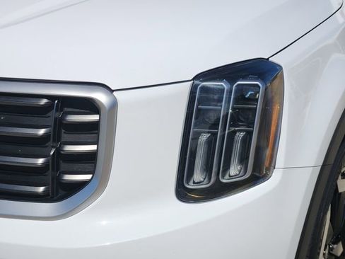 Used 2025 Kia Telluride S image 9