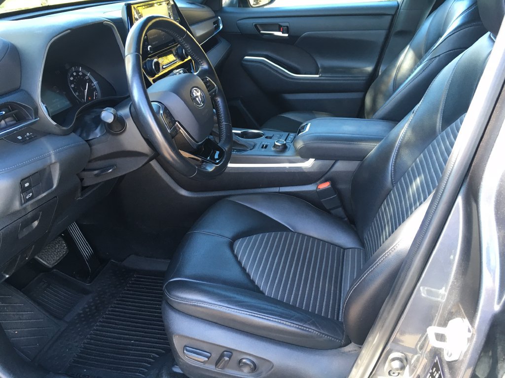 Used 2021 Toyota Highlander XSE AWD/4WD image 22