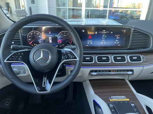 Certified 2025 Mercedes-Benz GLE 350 4MATIC image 28