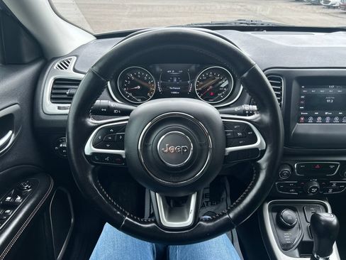 Used 2020 Jeep Compass Latitude w/ Cold Weather Group AWD/4WD image 22