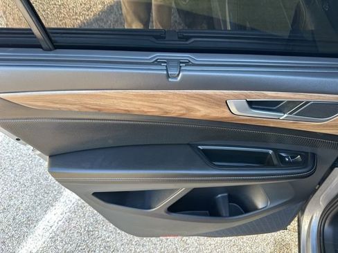 Used 2024 Volkswagen Atlas SE image 36