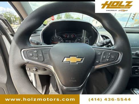 Certified 2018 Chevrolet Equinox LT FWD image 11