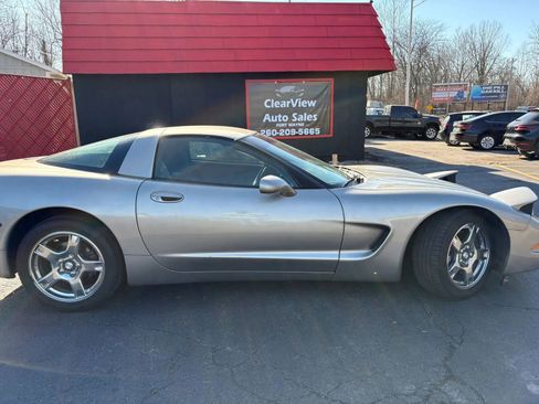 Used 1998 Chevrolet Corvette Coupe 2D w/ Performance Handling Pkg image 2