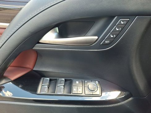 Used 2021 Lexus LX 570 4WD w/ Sport Package image 13