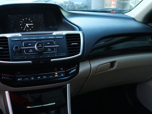 Used 2016 Honda Accord LX image 42