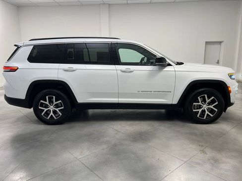 Used 2024 Jeep Grand Cherokee L Limited w/ Luxury Tech Group II image 8