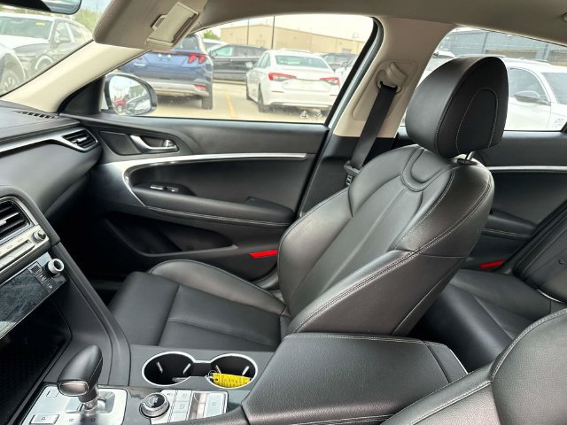 Used 2025 Genesis G70 2.5T RWD image 18
