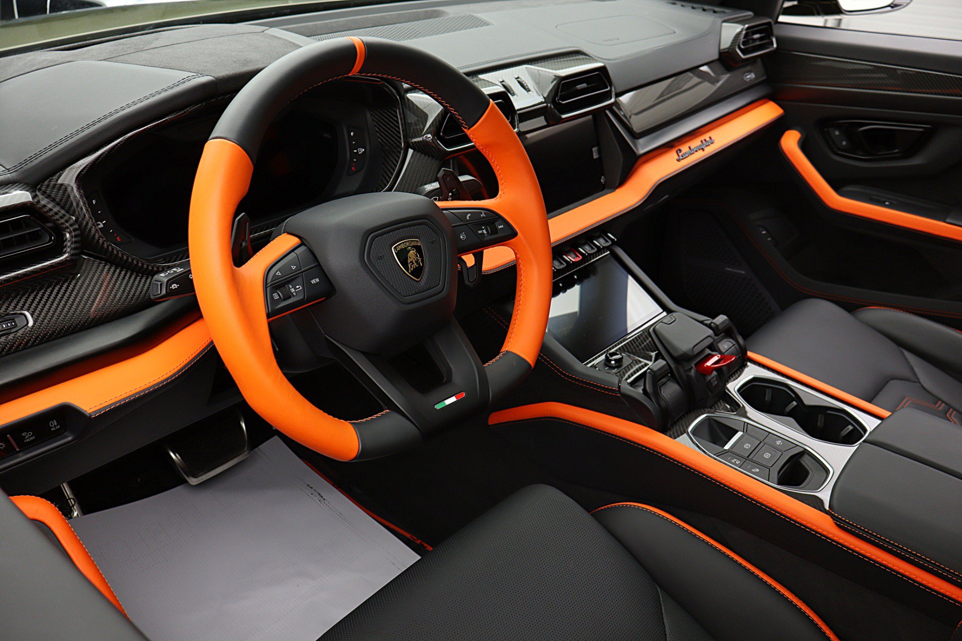 Used 2026 Lamborghini Urus SE AWD/4WD image 23
