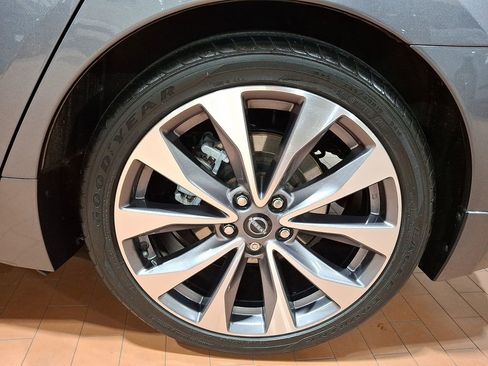 Used 2023 Nissan Maxima Platinum w/ Sport Mat Group image 7