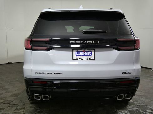 New 2026 GMC Acadia Denali Ultimate image 3