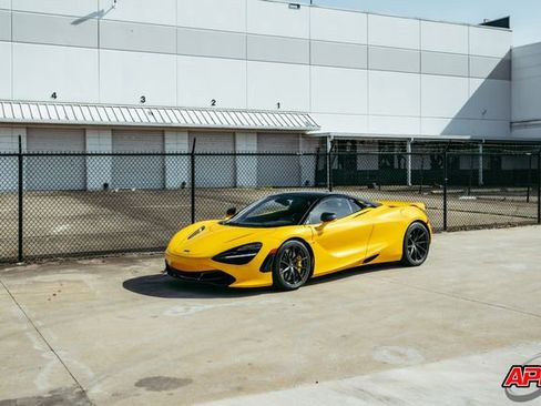 Used 2020 McLaren 720S Performance RWD image 24