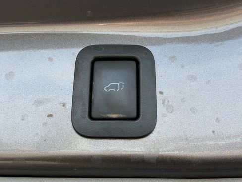 Used 2016 Toyota Highlander Limited Platinum AWD/4WD image 16