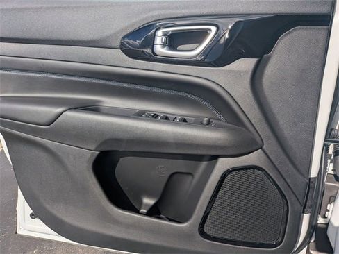 New 2026 Jeep Compass Limited image 14