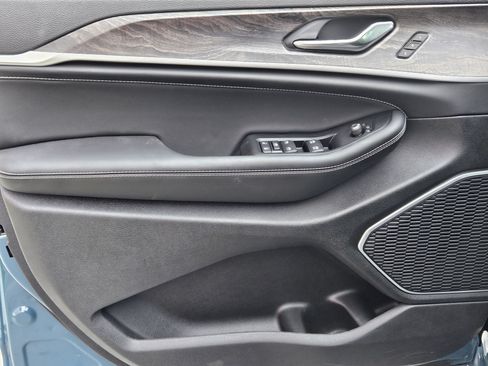 New 2026 Jeep Grand Cherokee Limited AWD/4WD image 16