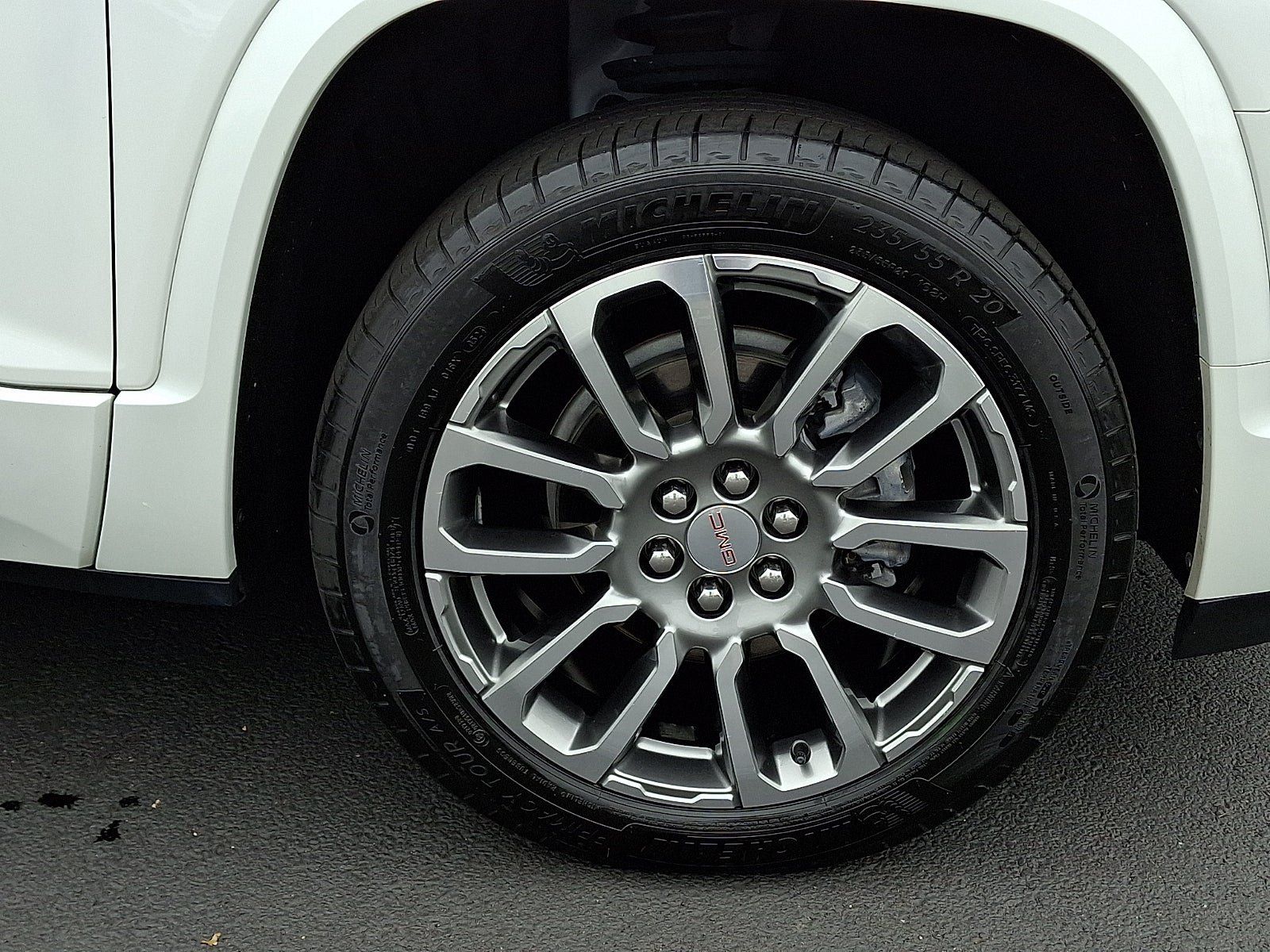 Used 2022 GMC Acadia Denali w/ Denali Ultimate Package FWD image 8