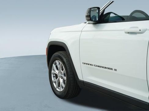 Used 2022 Jeep Grand Cherokee L Limited image 40