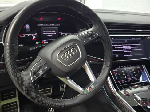 Used 2024 Audi SQ7 Premium Plus w/ Executive Package image 7