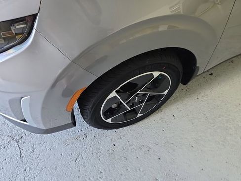 Used 2024 Kia Soul EX image 9