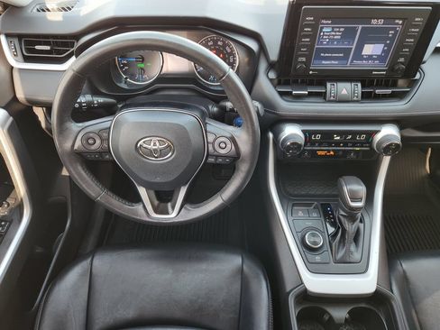 Used 2021 Toyota RAV4 XLE Premium AWD/4WD image 19